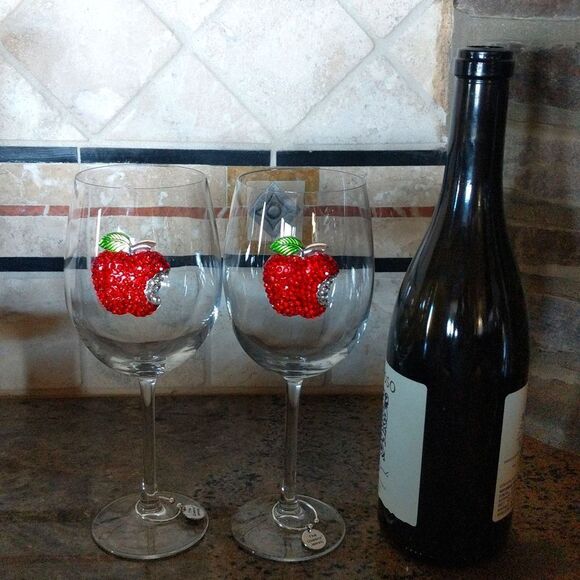 The Queen's Jewels-❣️ Embellished Apple Wine Glasses - Picture 9 of 12